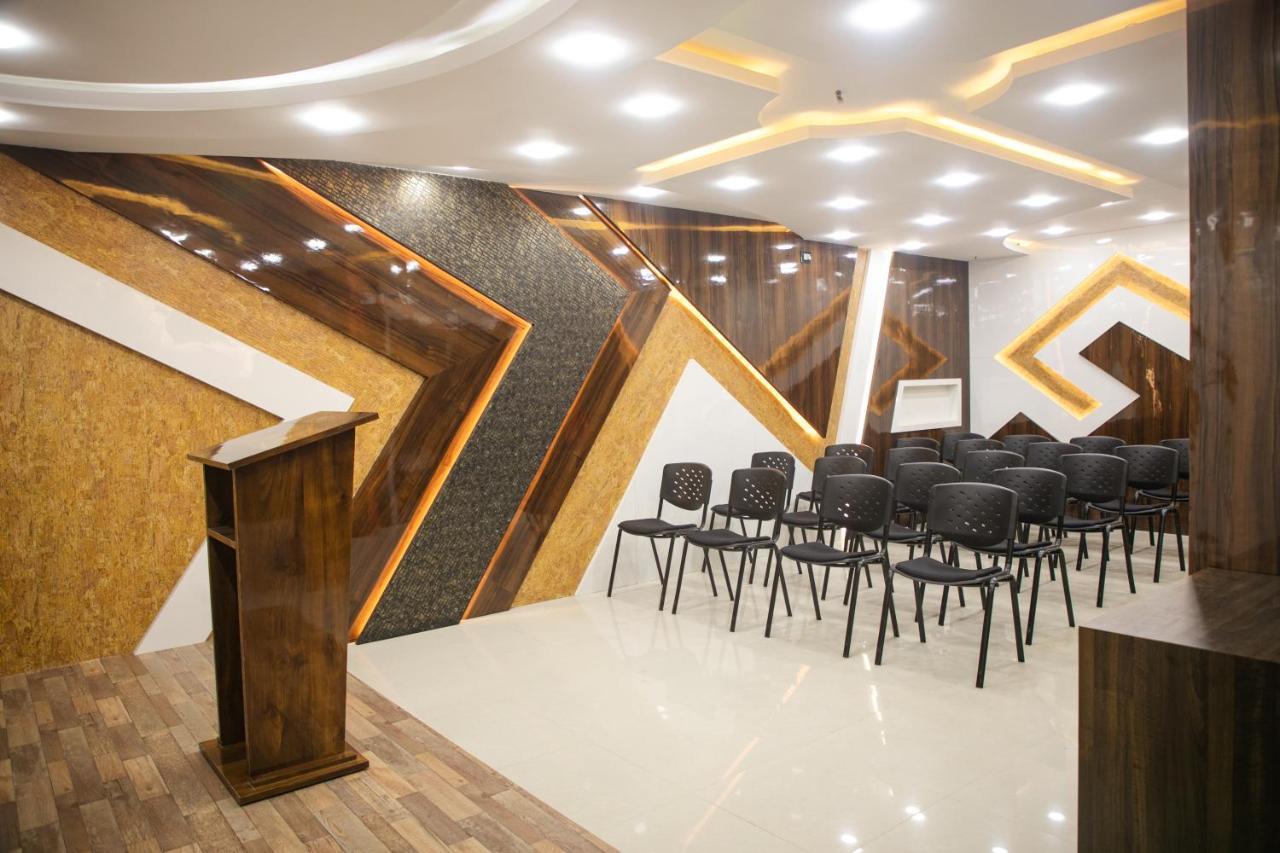 Crescent International Kohima Buitenkant foto
